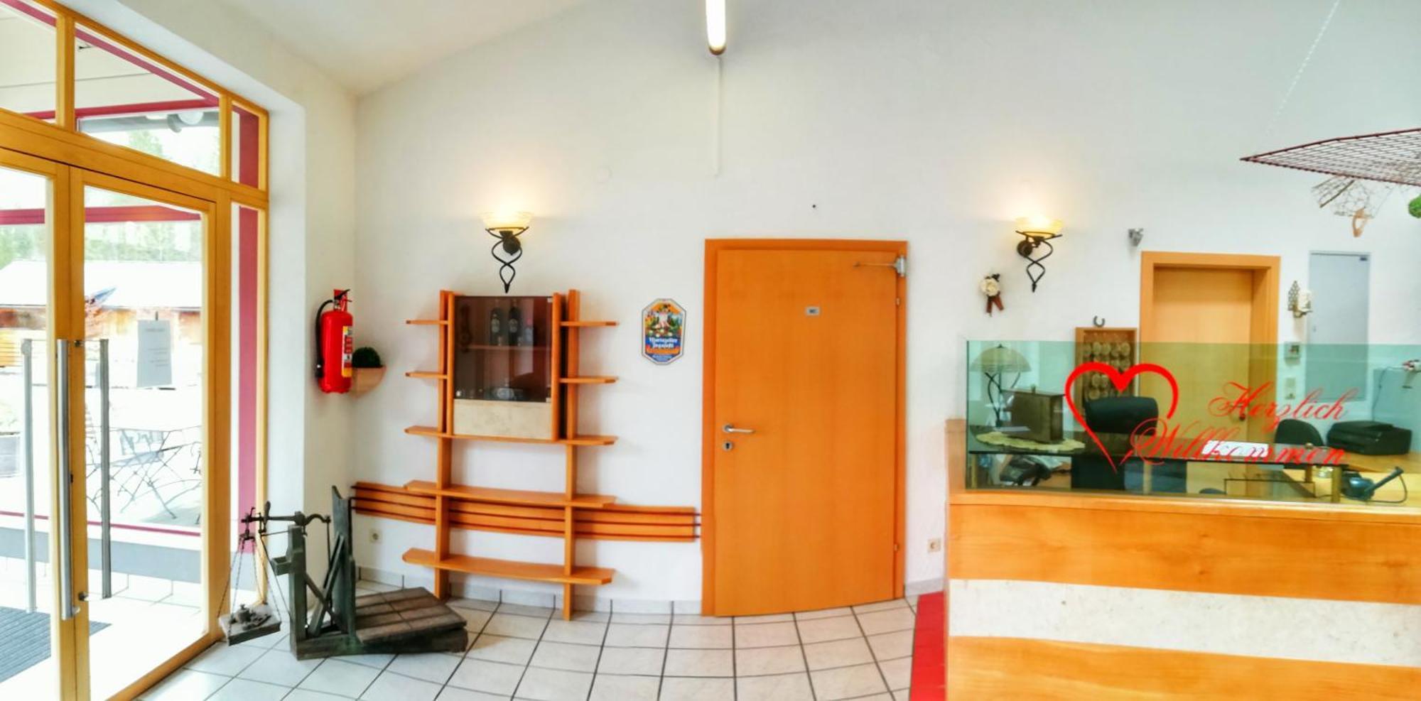 Familie Zuser Hotel Garni ミッターバッハ エクステリア 写真