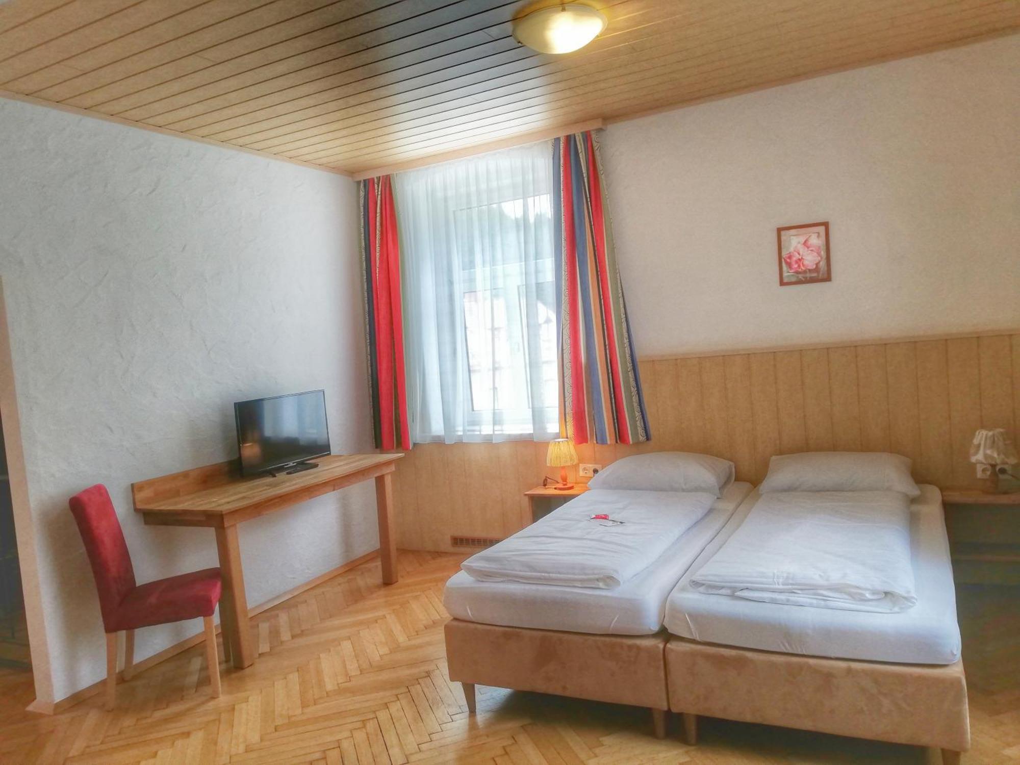 Familie Zuser Hotel Garni ミッターバッハ エクステリア 写真
