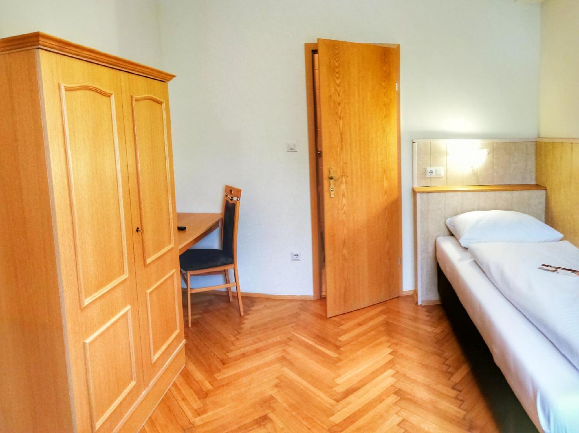 Familie Zuser Hotel Garni ミッターバッハ エクステリア 写真