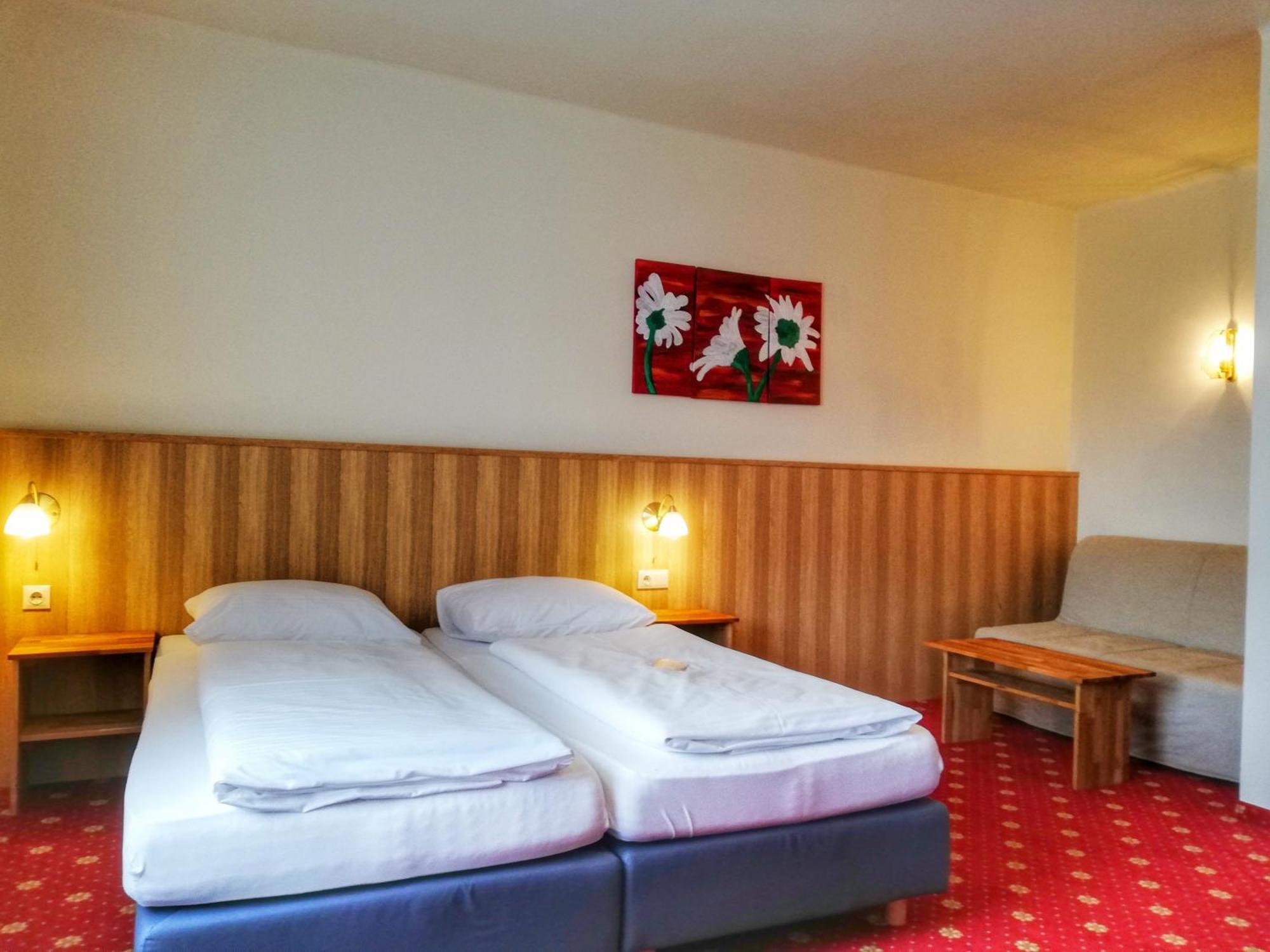 Familie Zuser Hotel Garni ミッターバッハ エクステリア 写真
