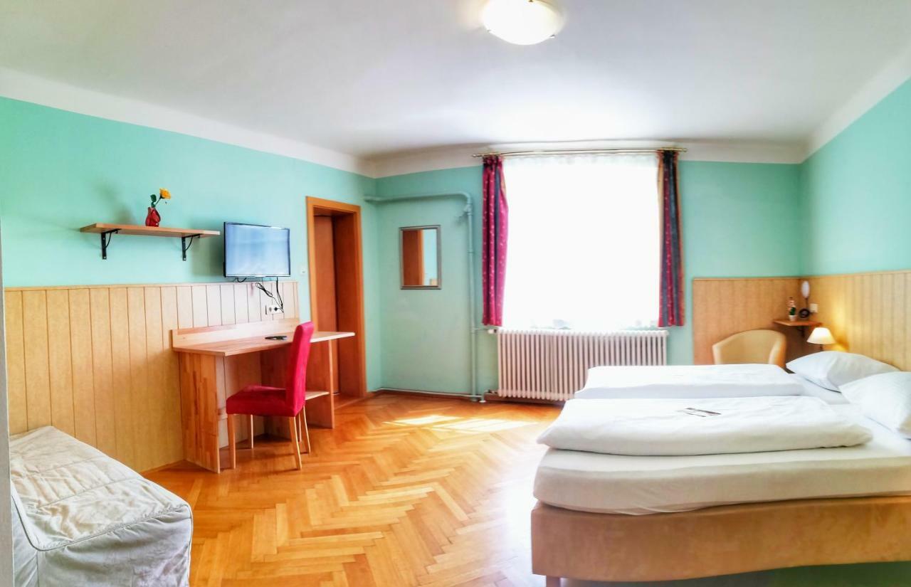 Familie Zuser Hotel Garni ミッターバッハ エクステリア 写真