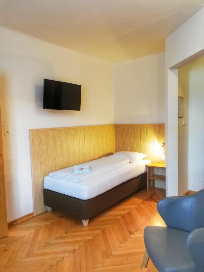 Familie Zuser Hotel Garni ミッターバッハ エクステリア 写真