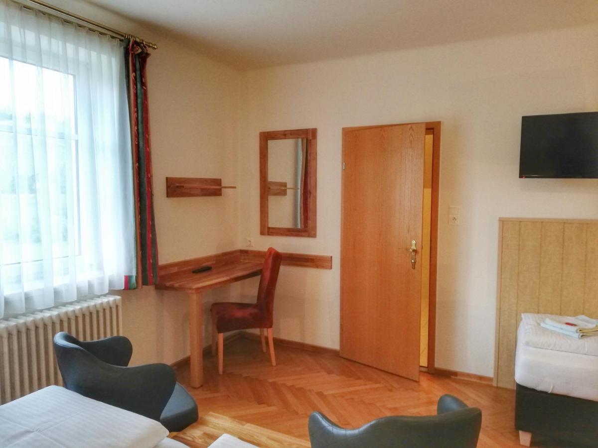 Familie Zuser Hotel Garni ミッターバッハ エクステリア 写真